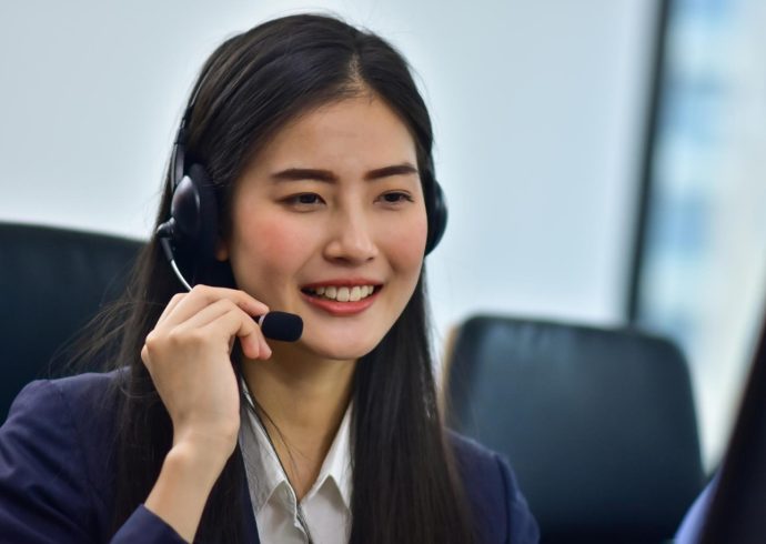 call-center-concept-asian-women-are-operator-call-center-working-online-support-call-center-concept-technology-communication 1